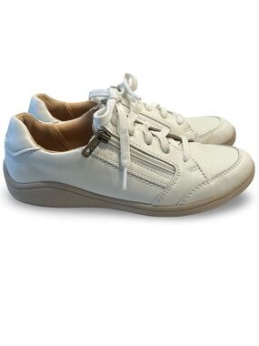 Clarks Women's Bryianne Bayla Side-Zip Off-White Leather Sneaker Sz 6.5
